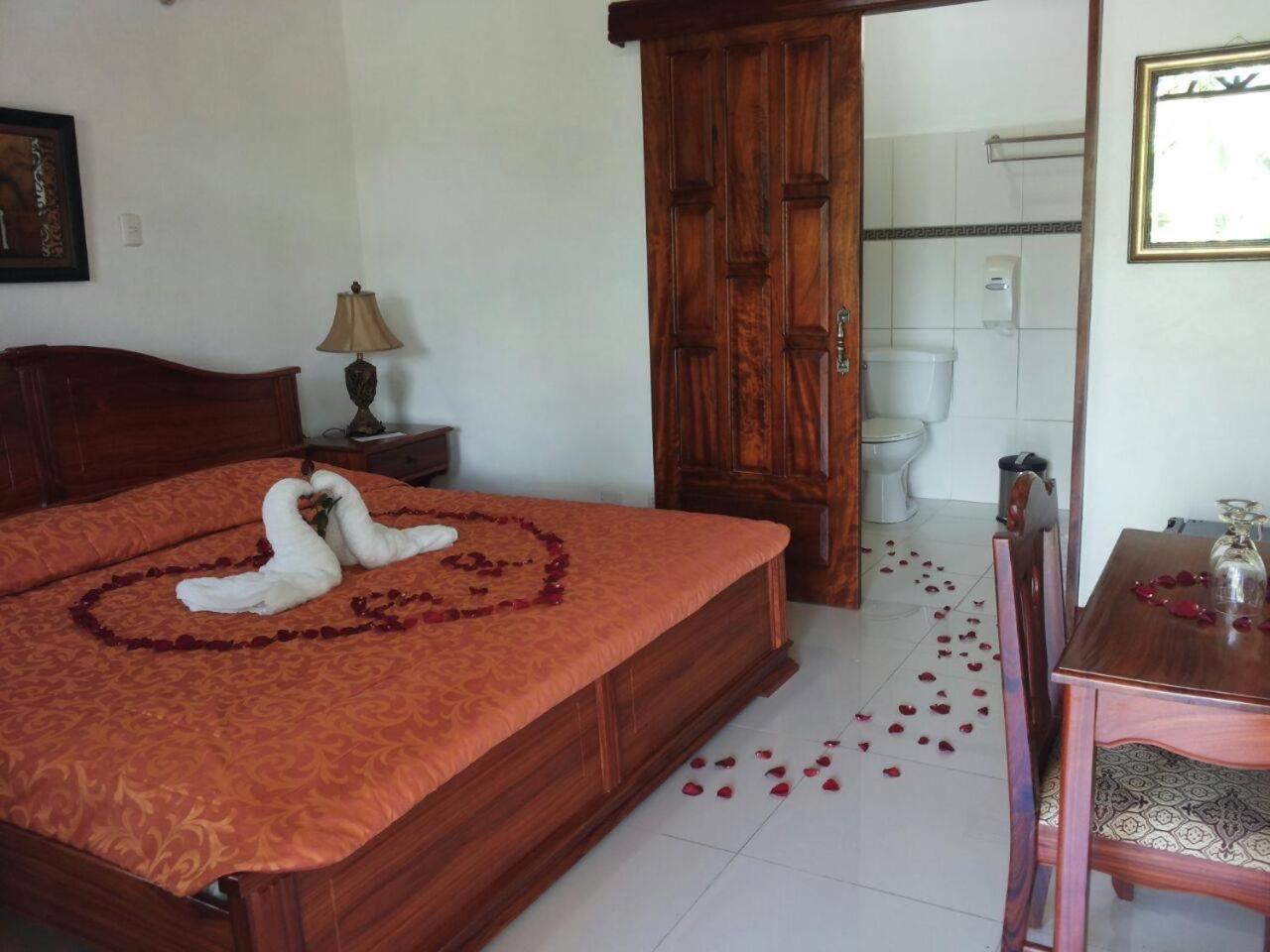 Hotel Los Higuerones Paso Canoas Luaran gambar